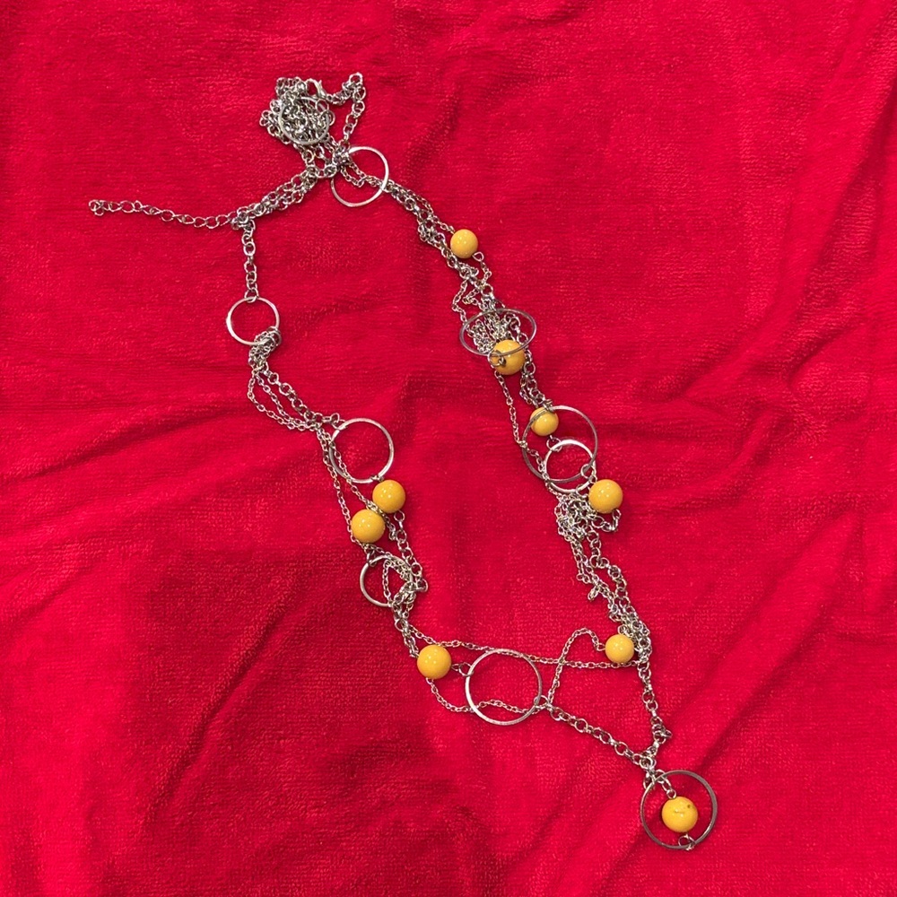 ☃️ NEW LOWER PRICE ☃️ ~ Elegant Silver and Yellow Beaded Necklace